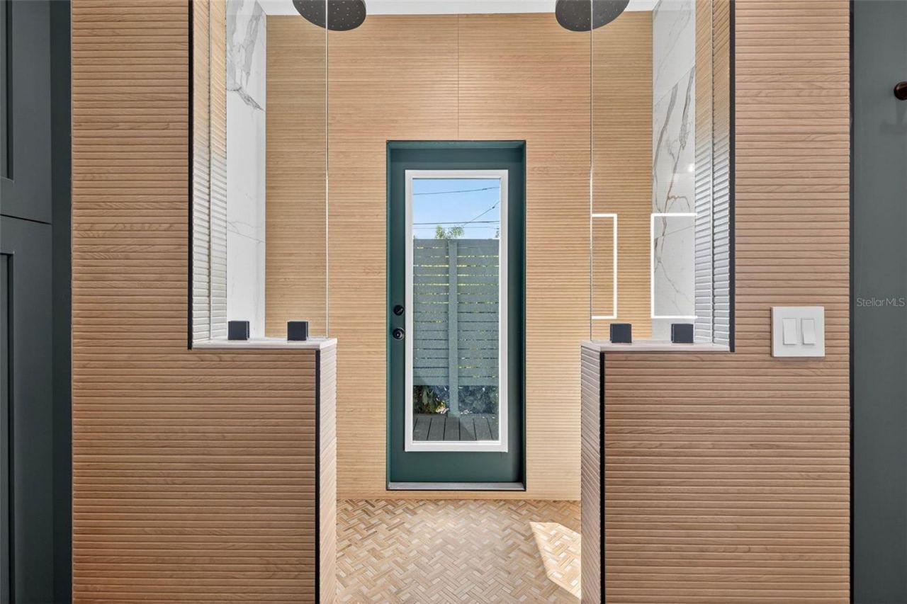 2822 Burlington Avenue N, Saint Petersburg, FL 33713 Photo