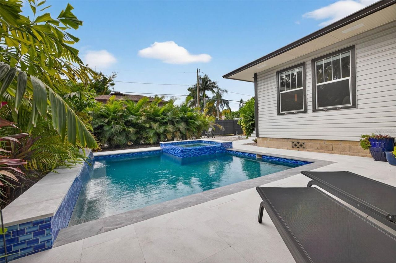 2822 Burlington Avenue N, Saint Petersburg, FL 33713 Photo