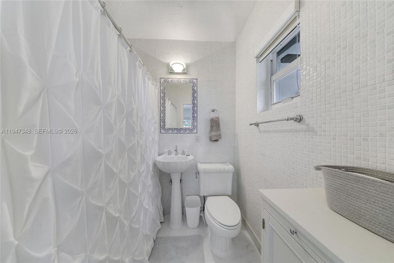 1402 Tangier St, Coral Gables, FL 33134 Photo