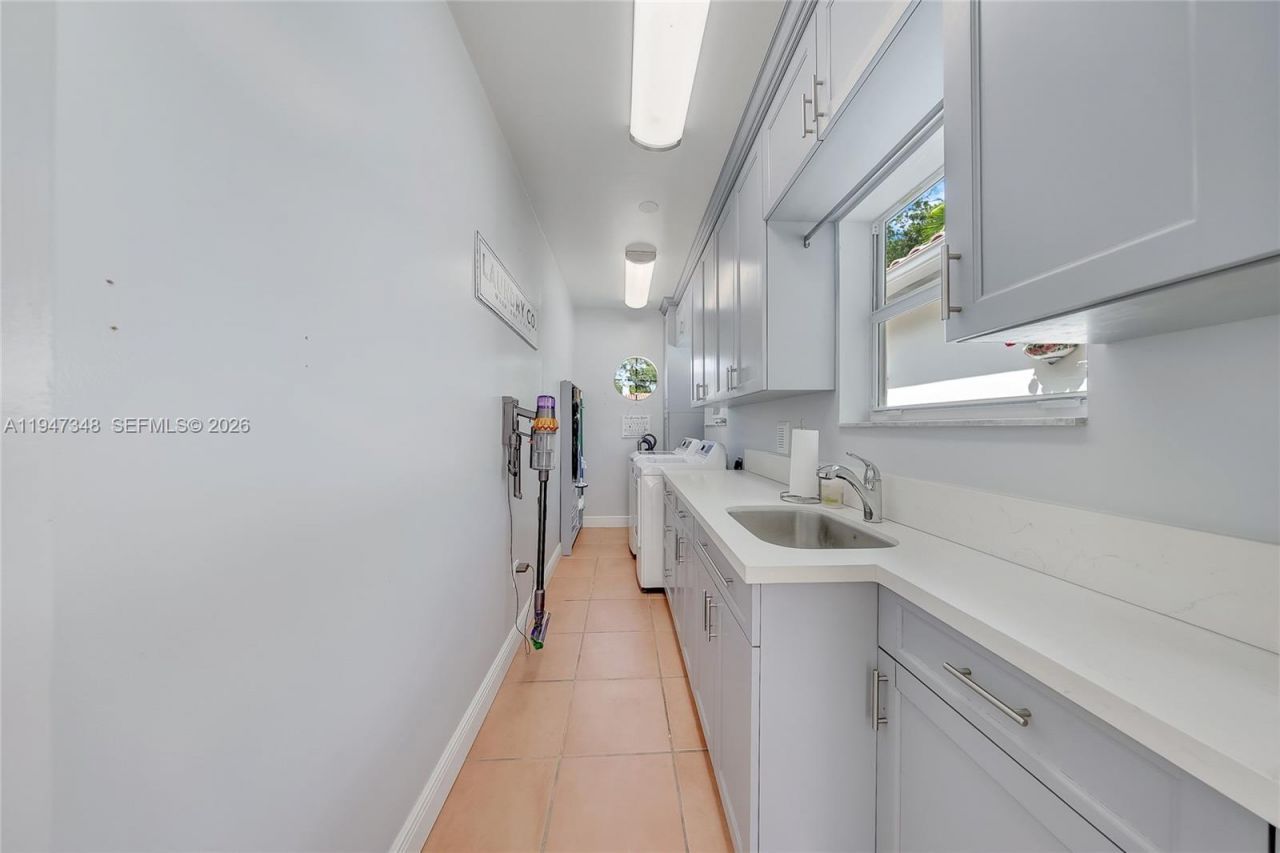 1402 Tangier St, Coral Gables, FL 33134 Photo