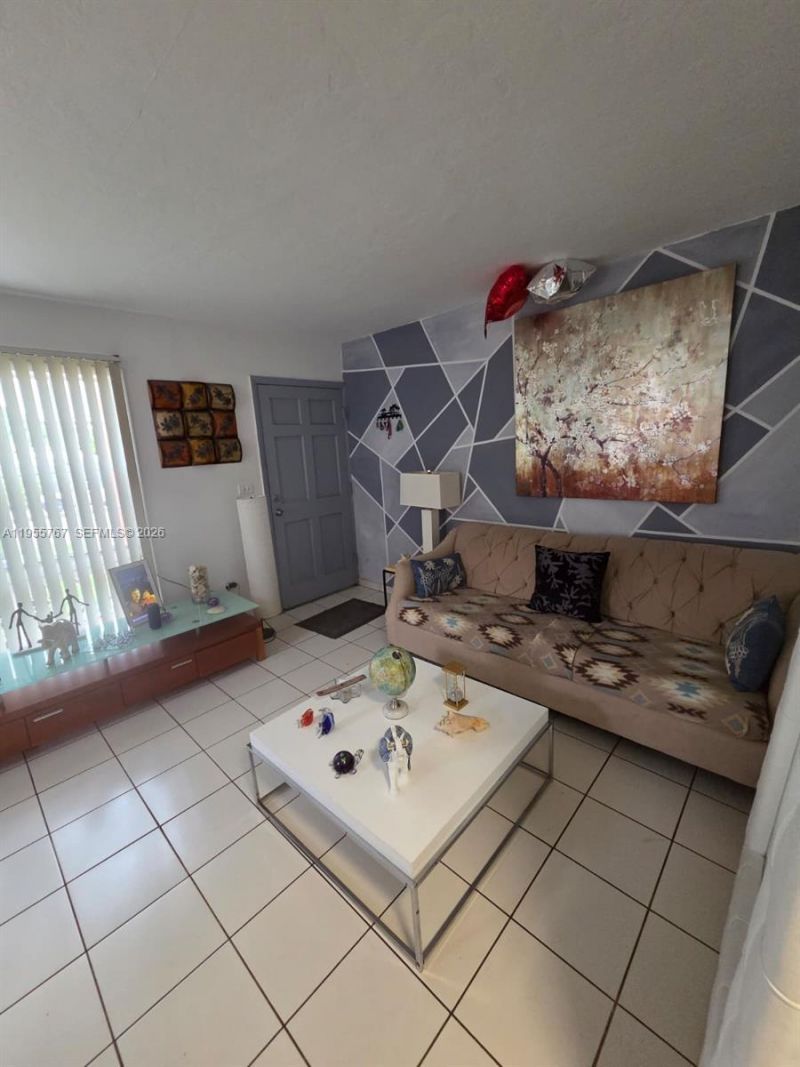 812 86th St, Unit 1R, Miami Beach, FL 33141 Photo