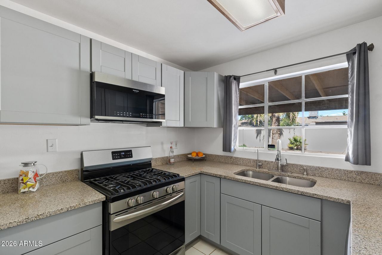 4414 W Weldon Avenue, Phoenix, AZ 85031 Main Photo