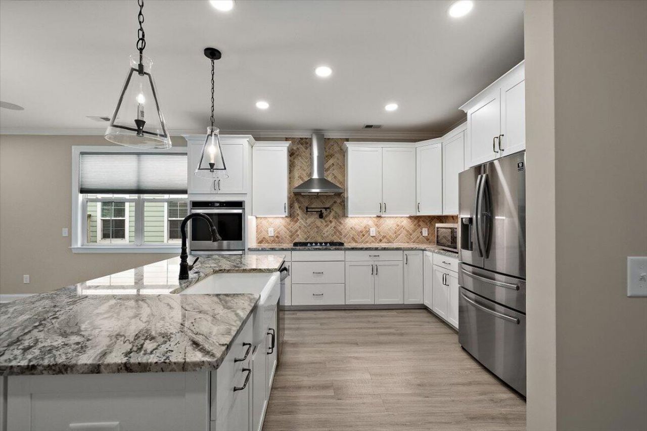 656 Yellow Leaf Lane Photo 11