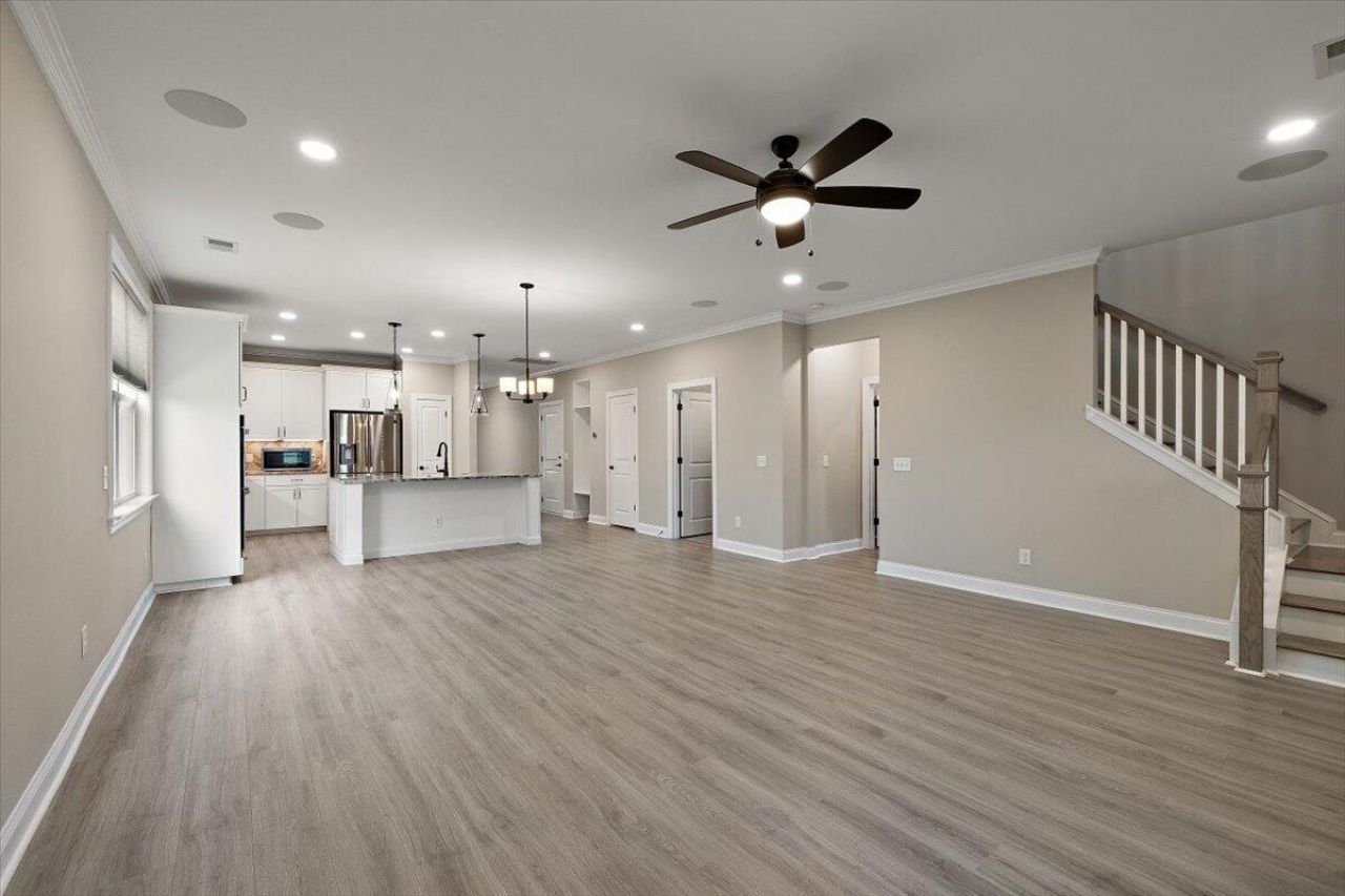 656 Yellow Leaf Lane Photo 13