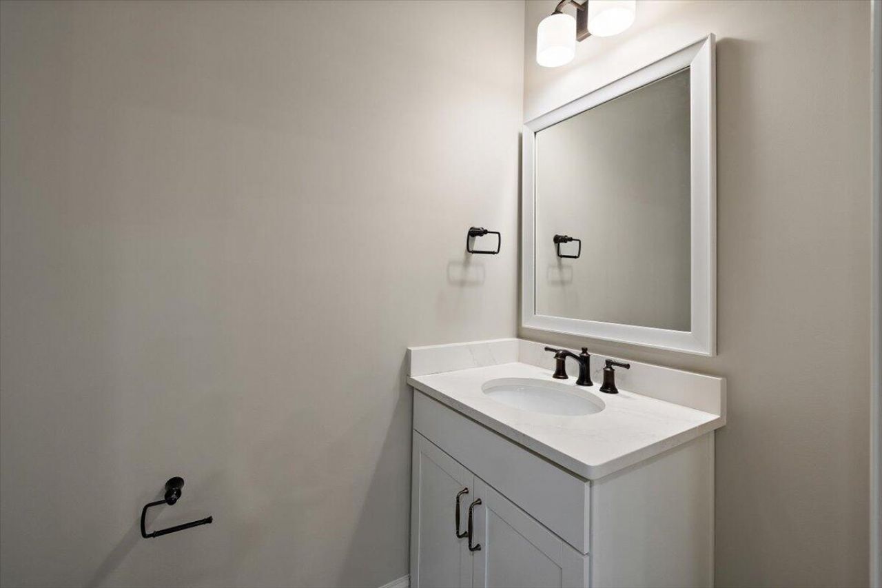 656 Yellow Leaf Lane Photo 15