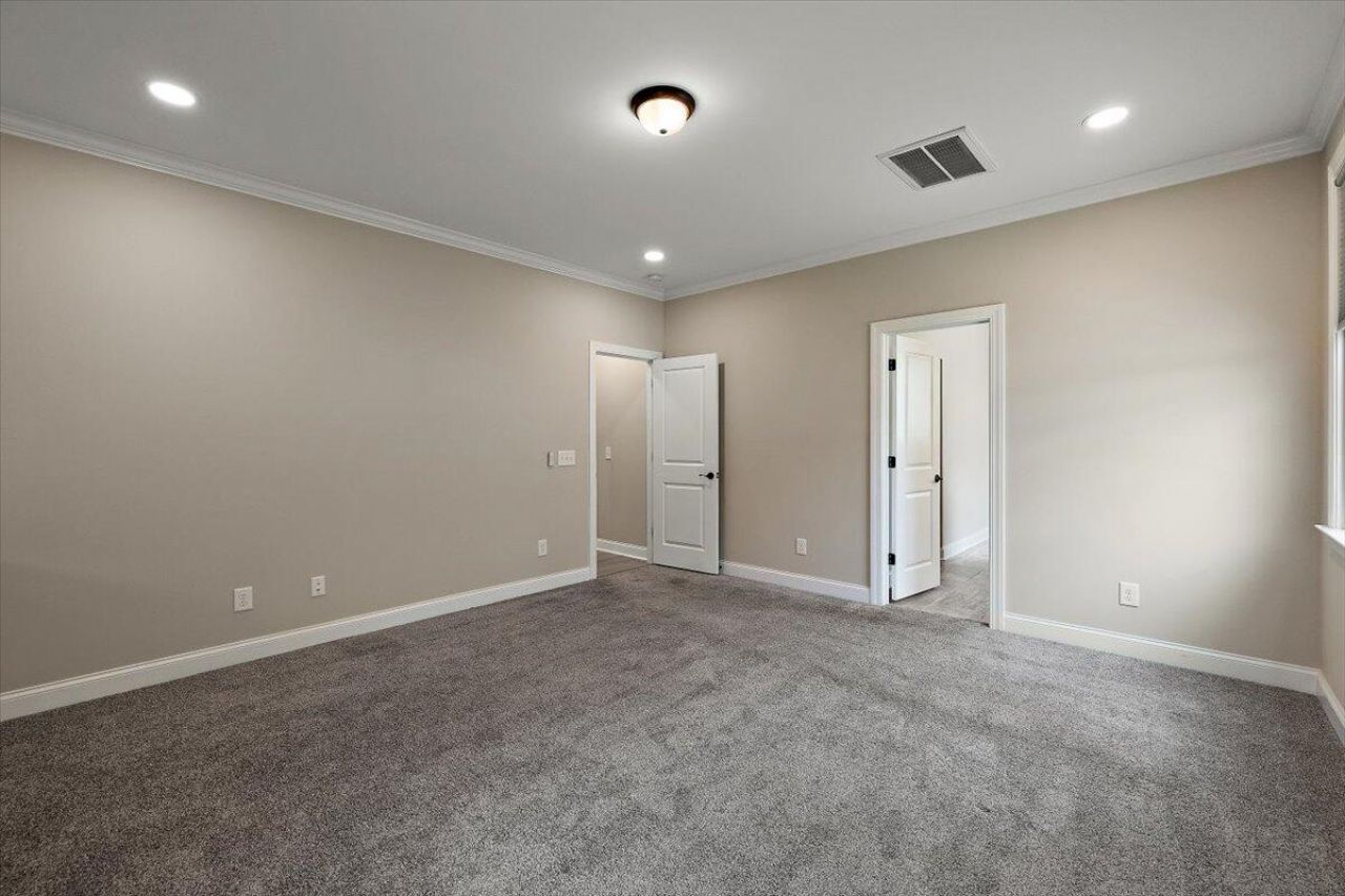 656 Yellow Leaf Lane Photo 18