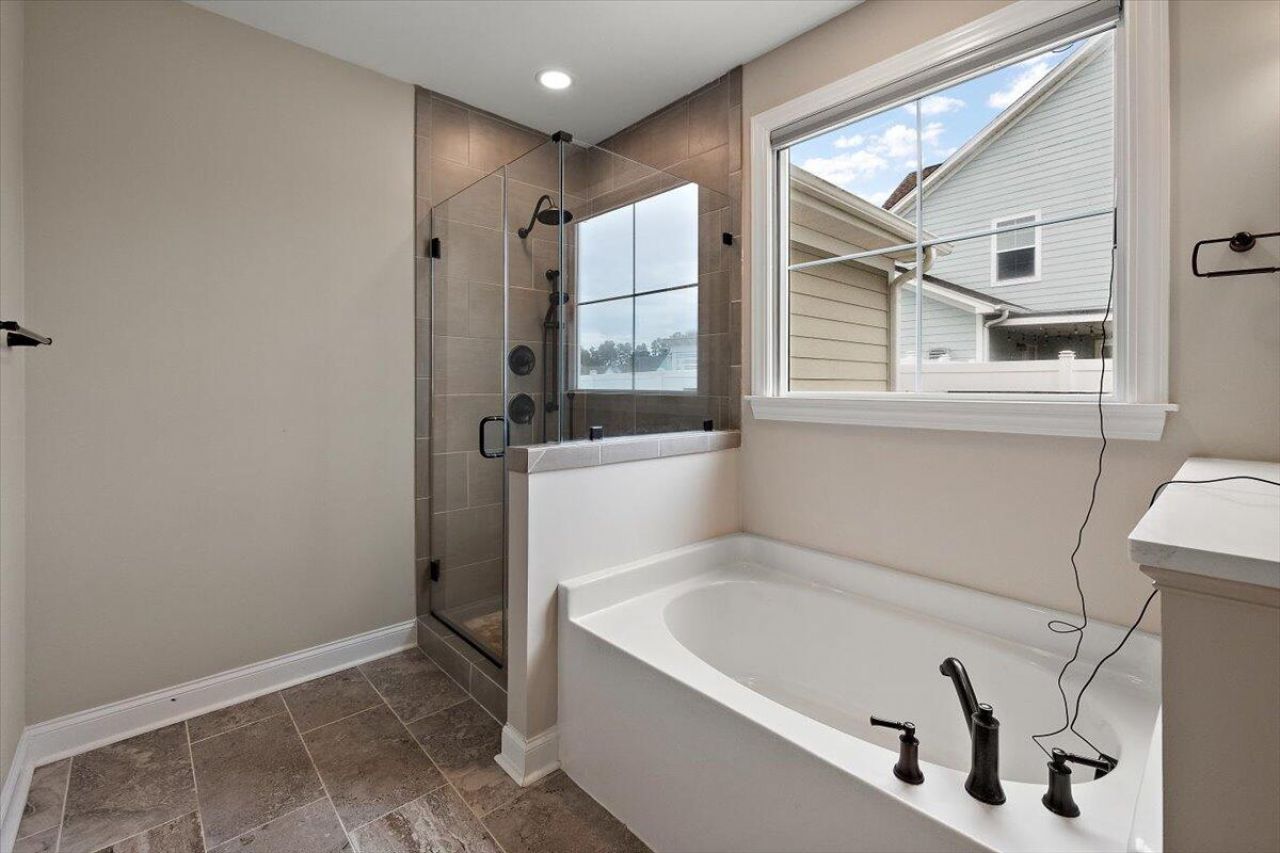 656 Yellow Leaf Lane Photo 19