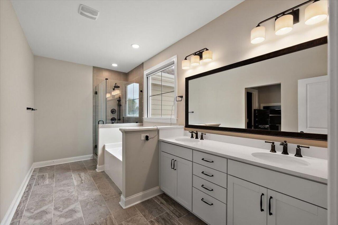 656 Yellow Leaf Lane Photo 19