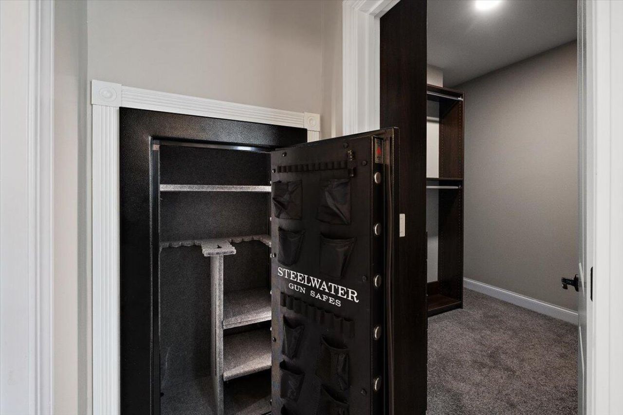 656 Yellow Leaf Lane Photo 20