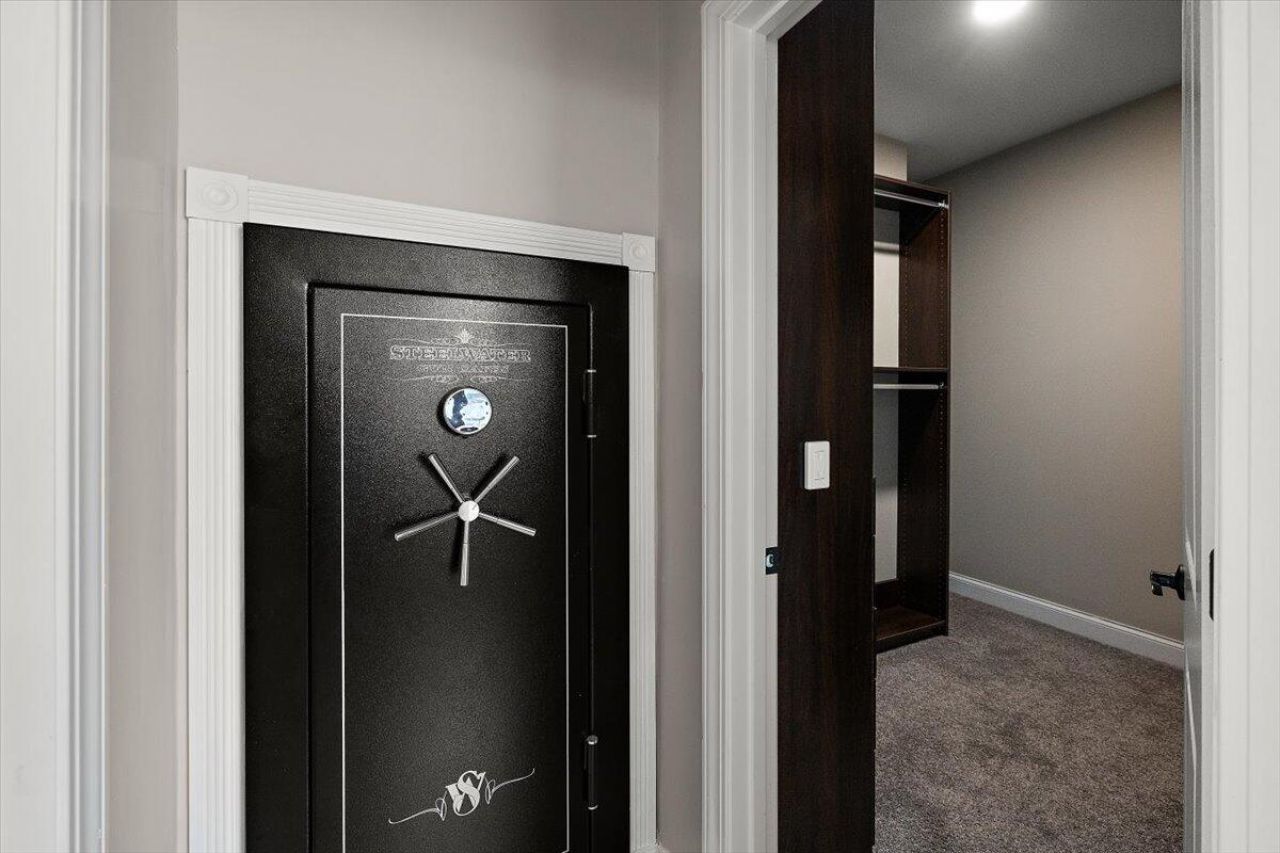 656 Yellow Leaf Lane Photo 21