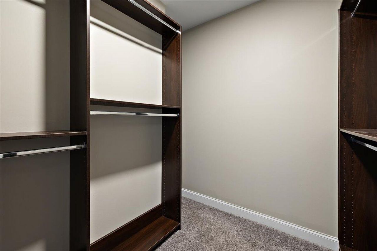 656 Yellow Leaf Lane Photo 23