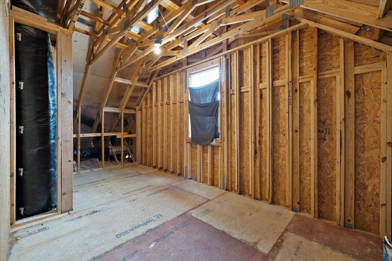 656 Yellow Leaf Lane Photo 28