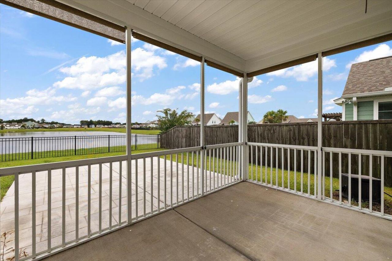 656 Yellow Leaf Lane Photo 32