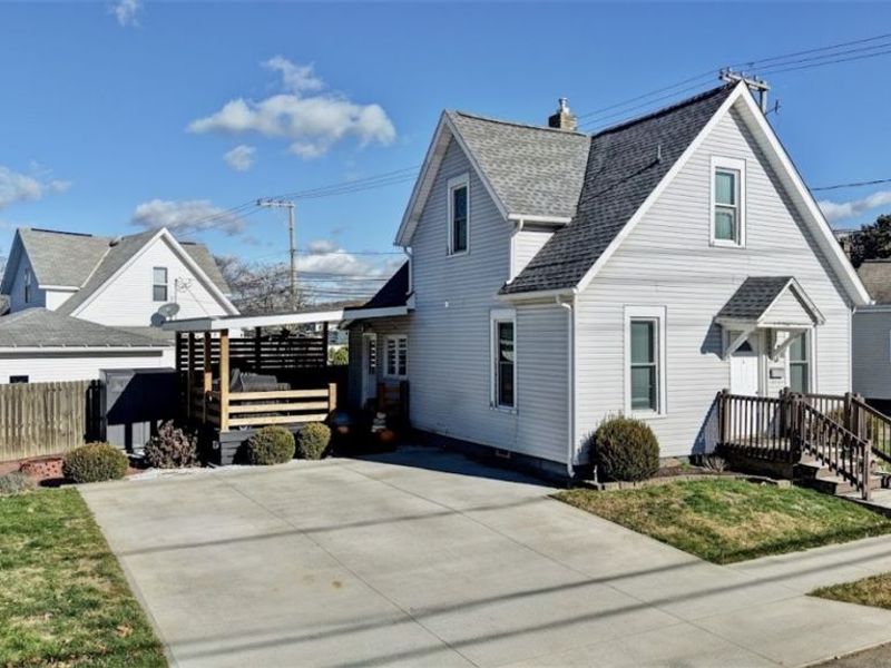 125 3rd Street SW, Strasburg, OH 44680 Photo 2