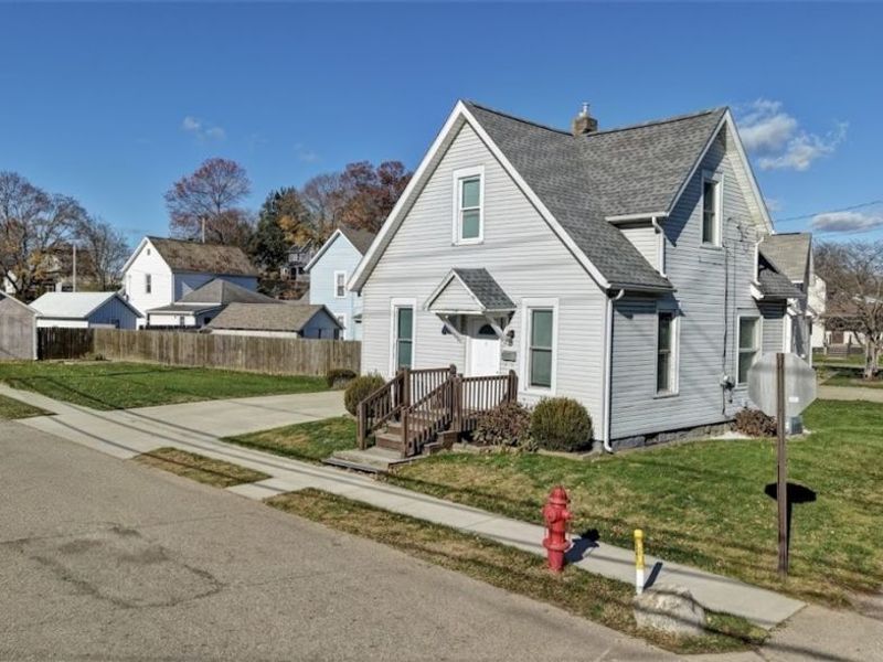 125 3rd Street SW, Strasburg, OH 44680 Photo 3