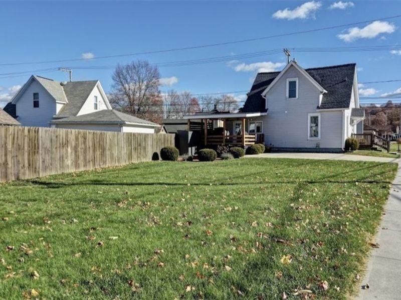 125 3rd Street SW, Strasburg, OH 44680 Photo 4