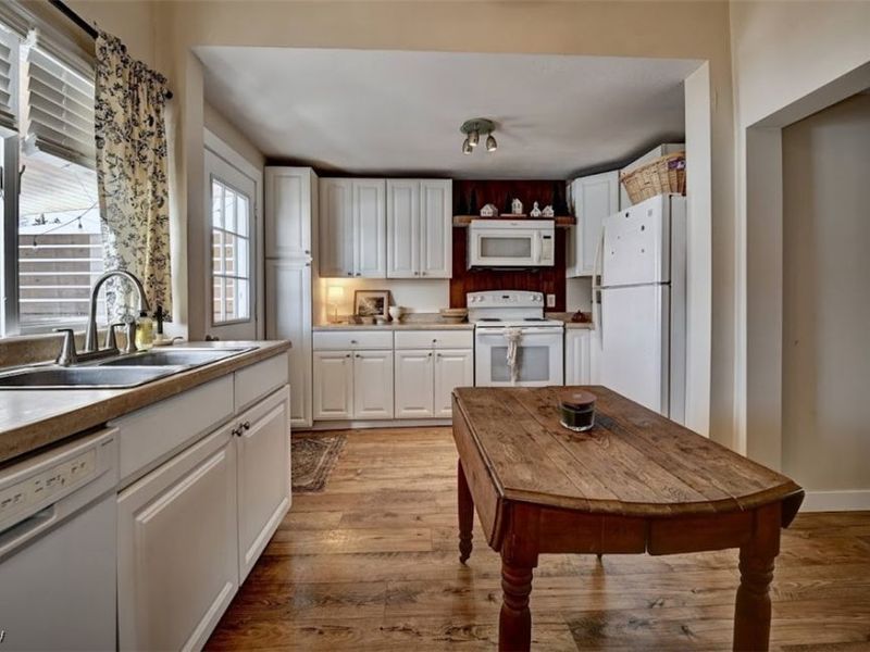 125 3rd Street SW, Strasburg, OH 44680 Photo 5