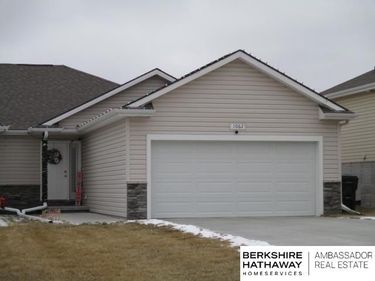 1062 N 170 Avenue, Omaha, NE 68118