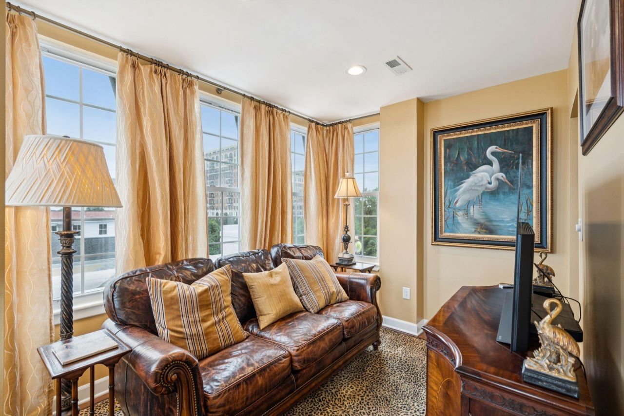 55 Ashley Avenue Photo 14