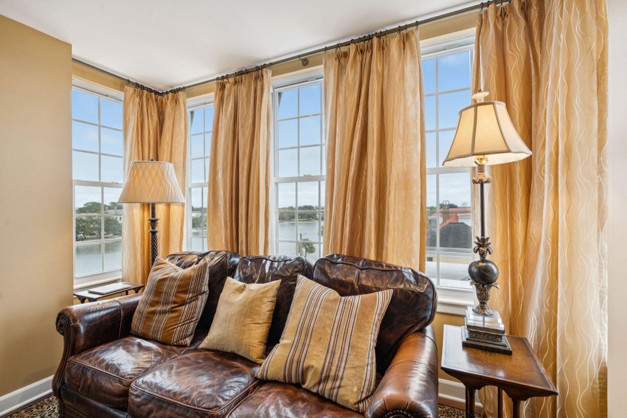 55 Ashley Avenue Photo 15