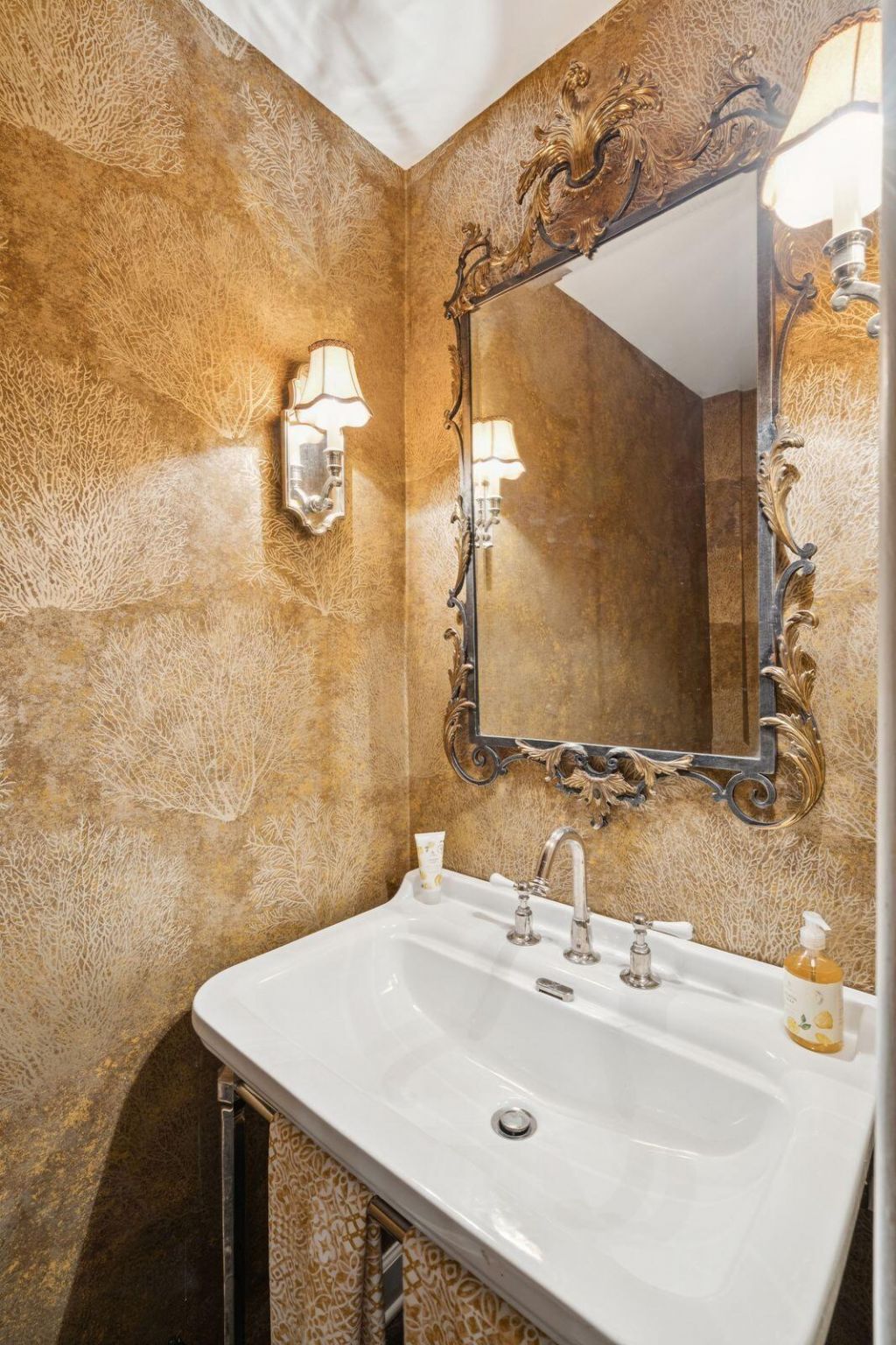 55 Ashley Avenue Photo 18