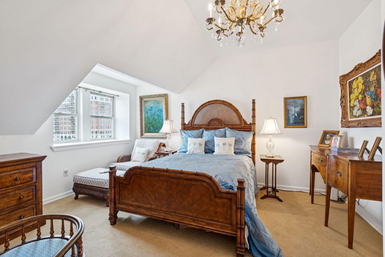 55 Ashley Avenue Photo 21