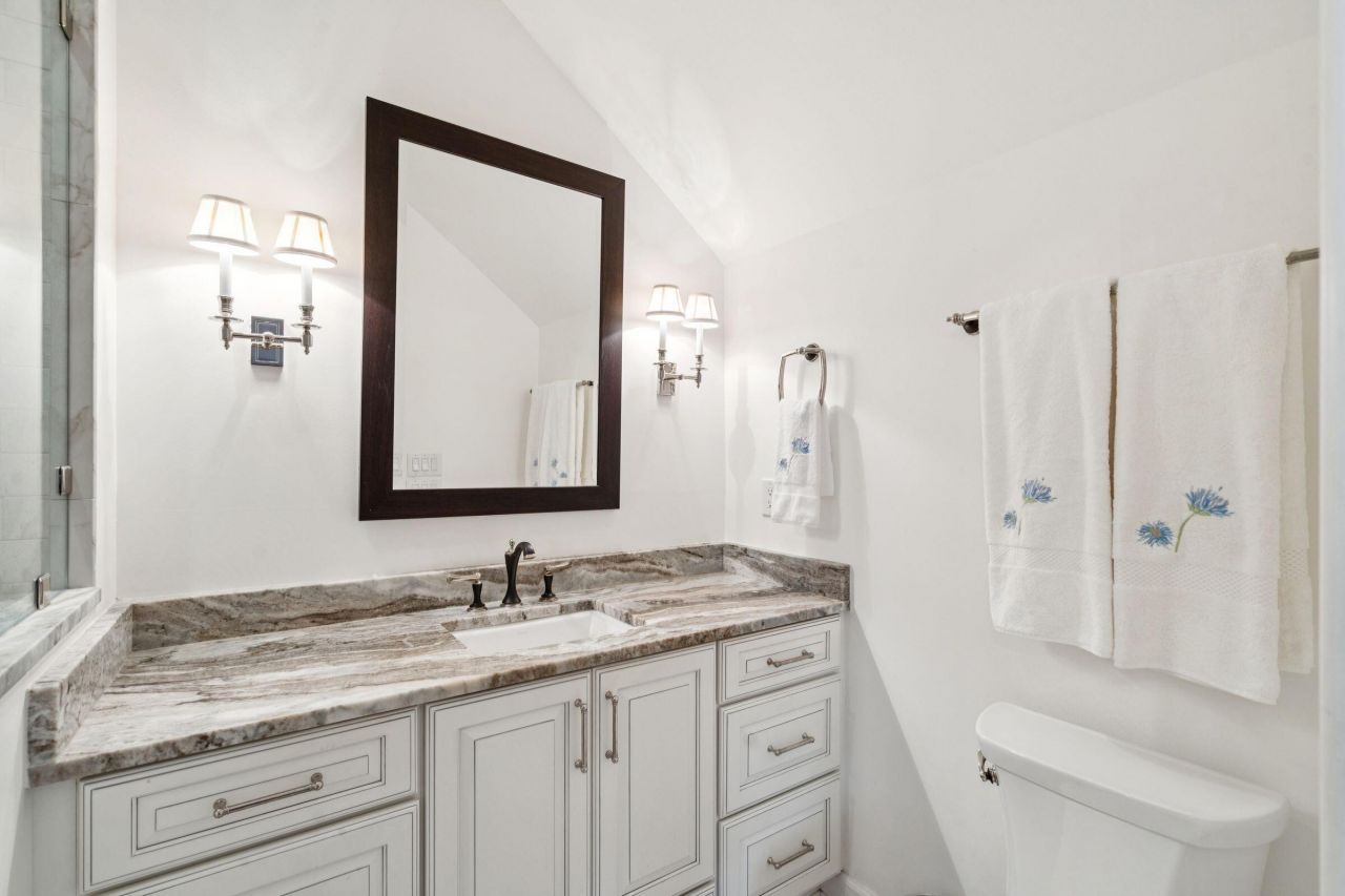 55 Ashley Avenue Photo 23