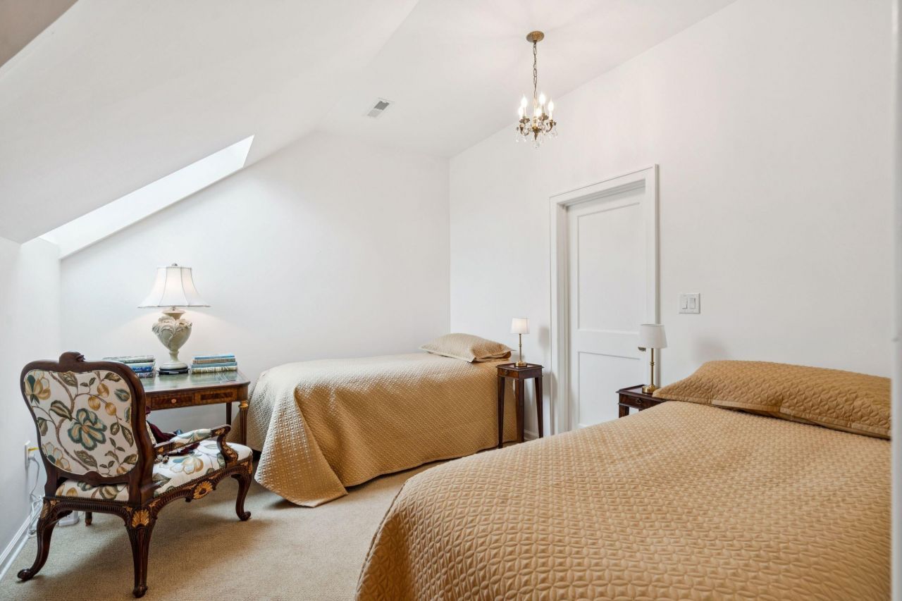 55 Ashley Avenue Photo 26