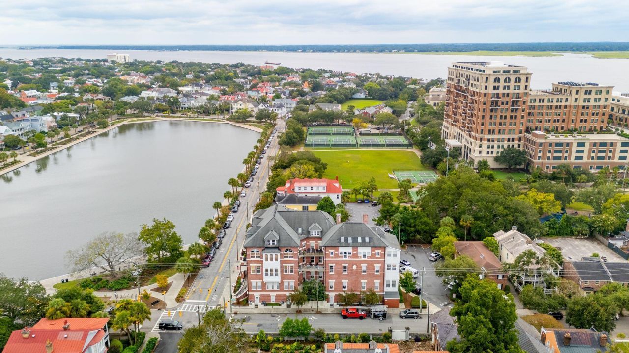 55 Ashley Avenue Photo 33