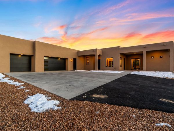 10 Rainbow Valley Road, Placitas, NM 87043