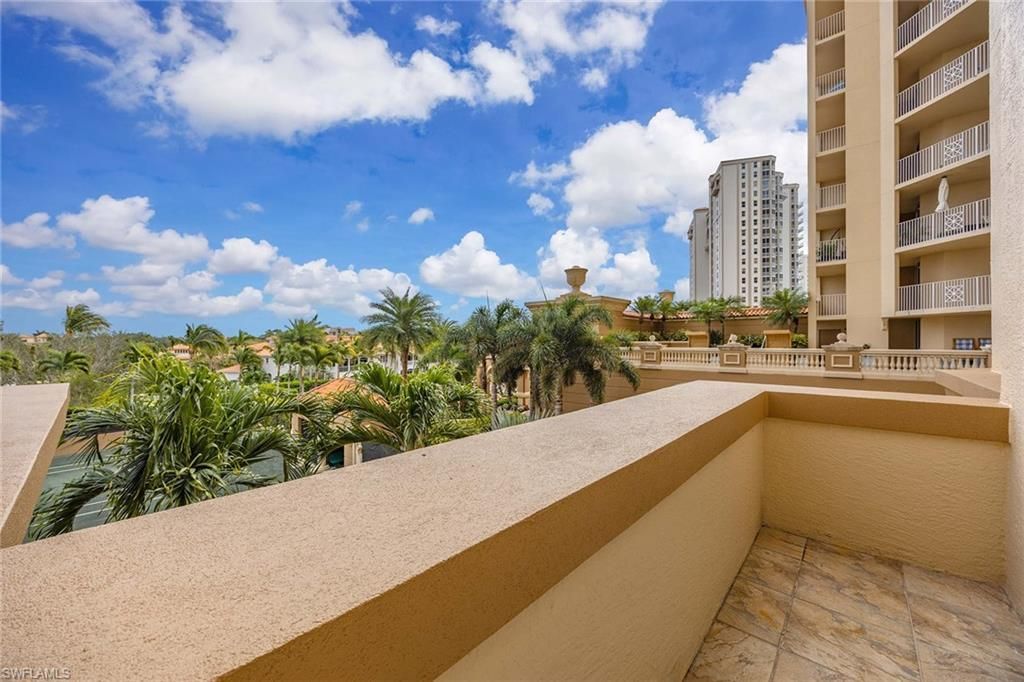6597 Nicholas Blvd E, Unit 405, Naples, FL 34108 Photo