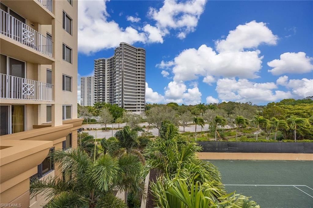 6597 Nicholas Blvd E, Unit 405, Naples, FL 34108 Photo