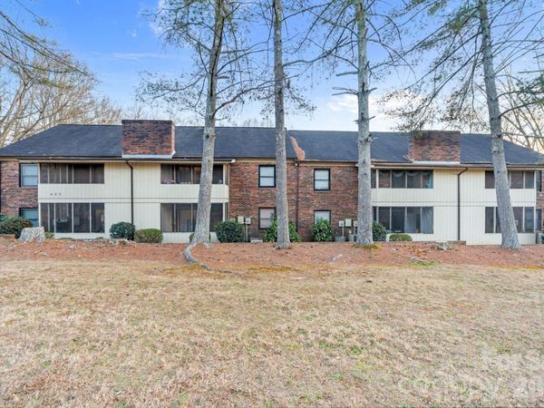 460 14th Avenue NE, Hickory, NC 28601