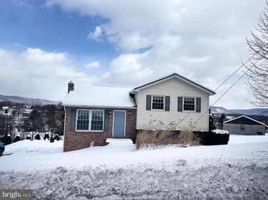 130 HILL STREET, MILROY, PA 17063