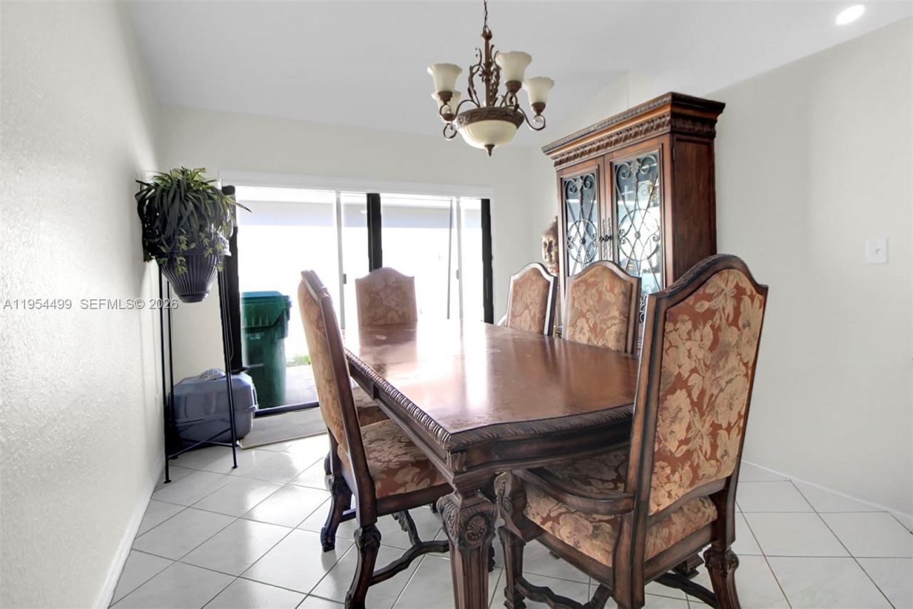 15113 NW 91st Ct, Miami Lakes, FL 33018 Photo