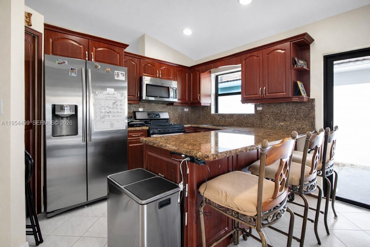 15113 NW 91st Ct, Miami Lakes, FL 33018 Photo