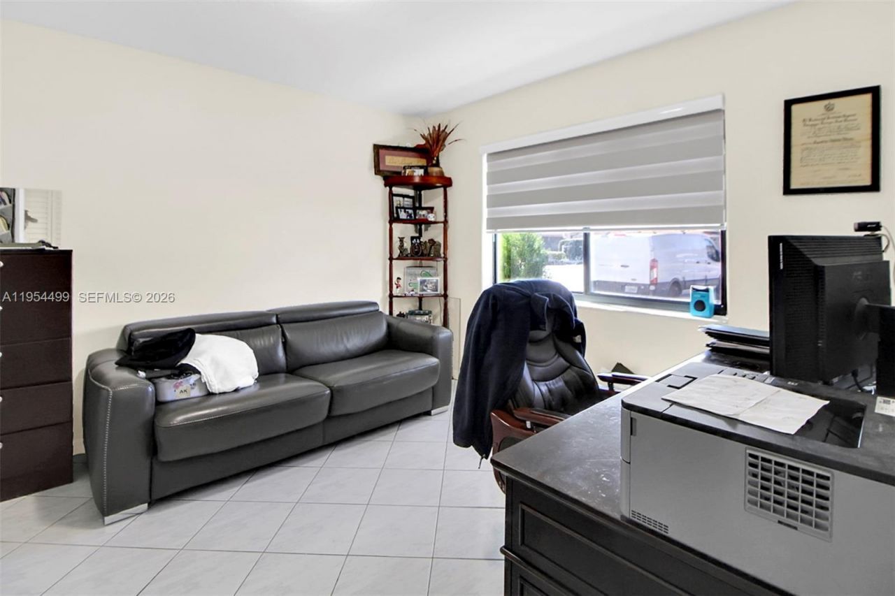 15113 NW 91st Ct, Miami Lakes, FL 33018 Photo