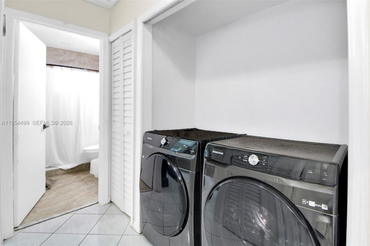 15113 NW 91st Ct, Miami Lakes, FL 33018 Photo