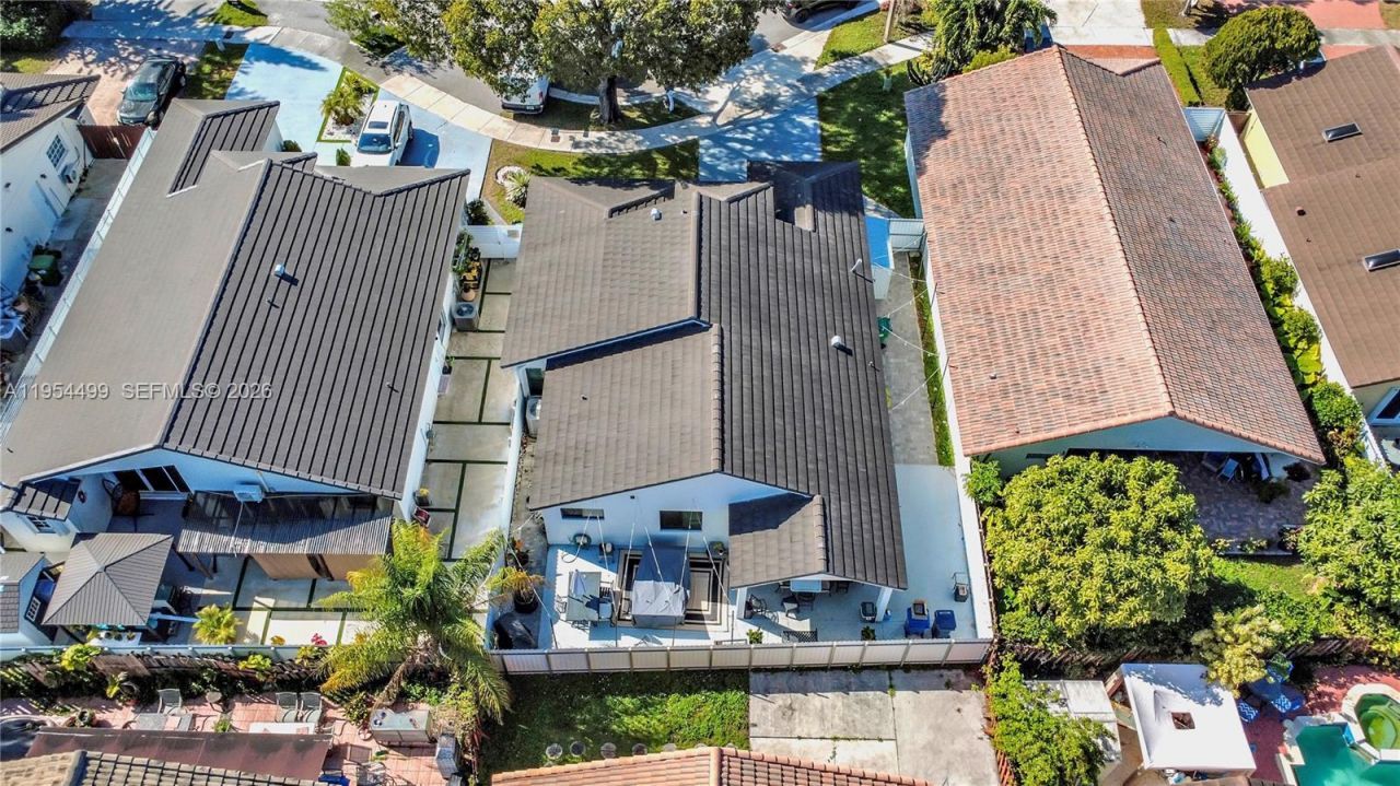 15113 NW 91st Ct, Miami Lakes, FL 33018 Photo