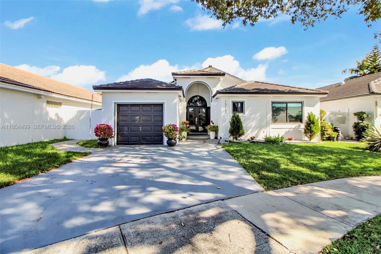 15113 NW 91st Ct, Miami Lakes, FL 33018 Photo