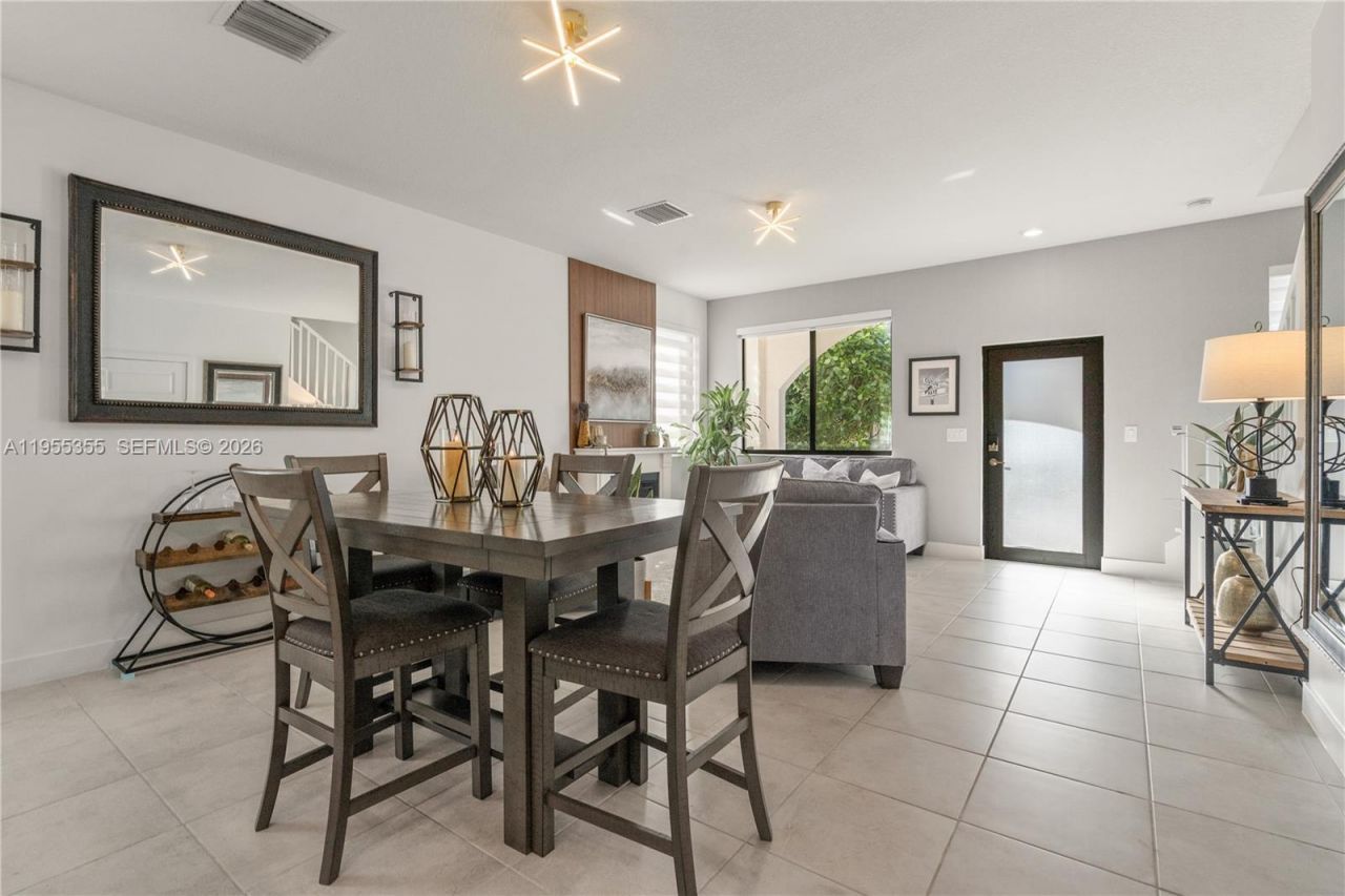 4809 NW 83rd Pkwy, Doral, FL 33166 Photo