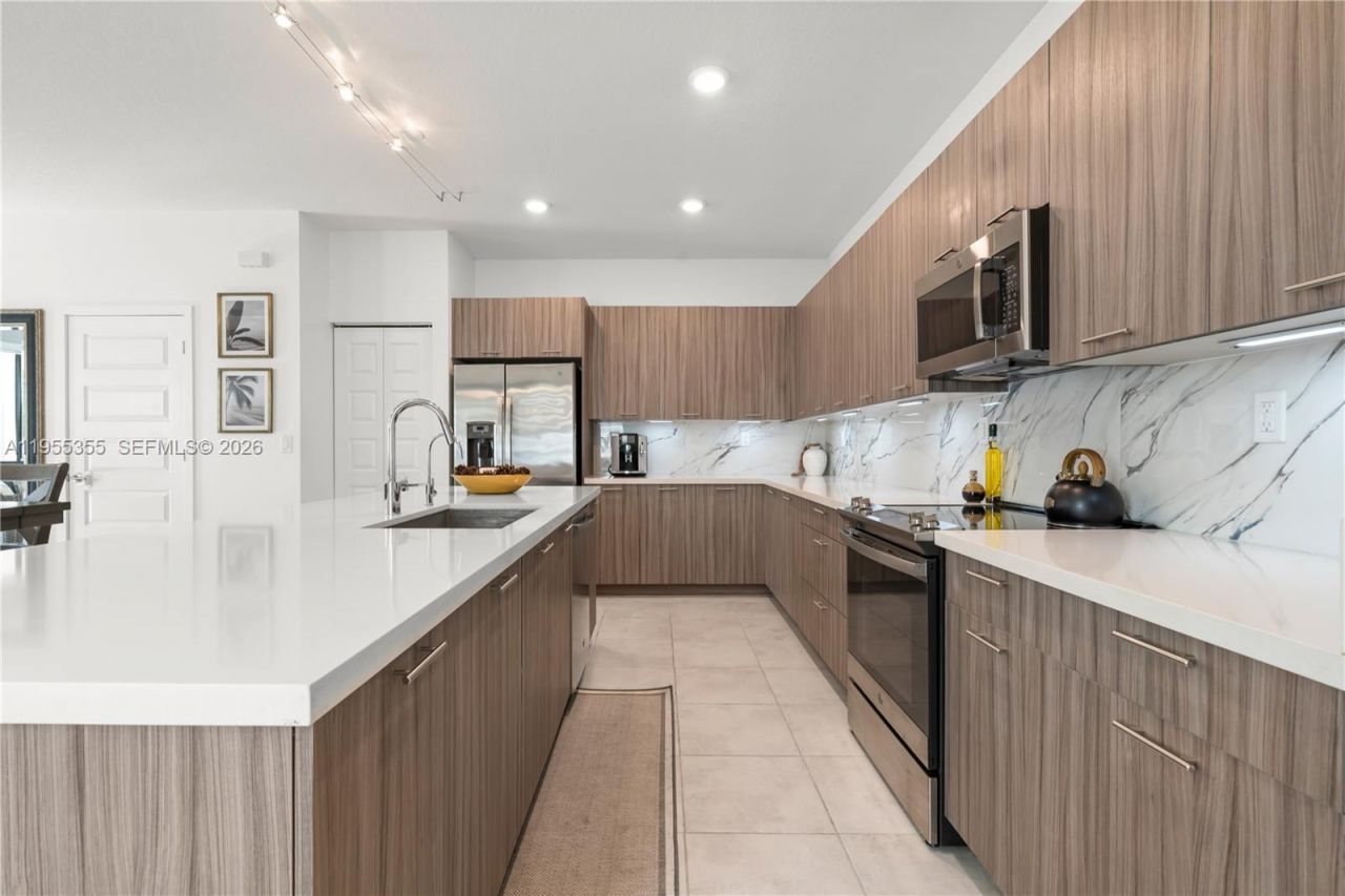 4809 NW 83rd Pkwy, Doral, FL 33166 Photo