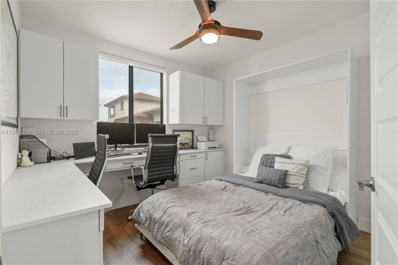 4809 NW 83rd Pkwy, Doral, FL 33166 Photo