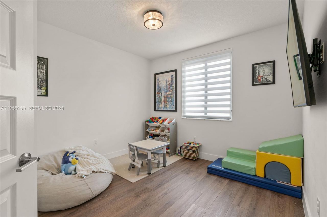 4809 NW 83rd Pkwy, Doral, FL 33166 Photo