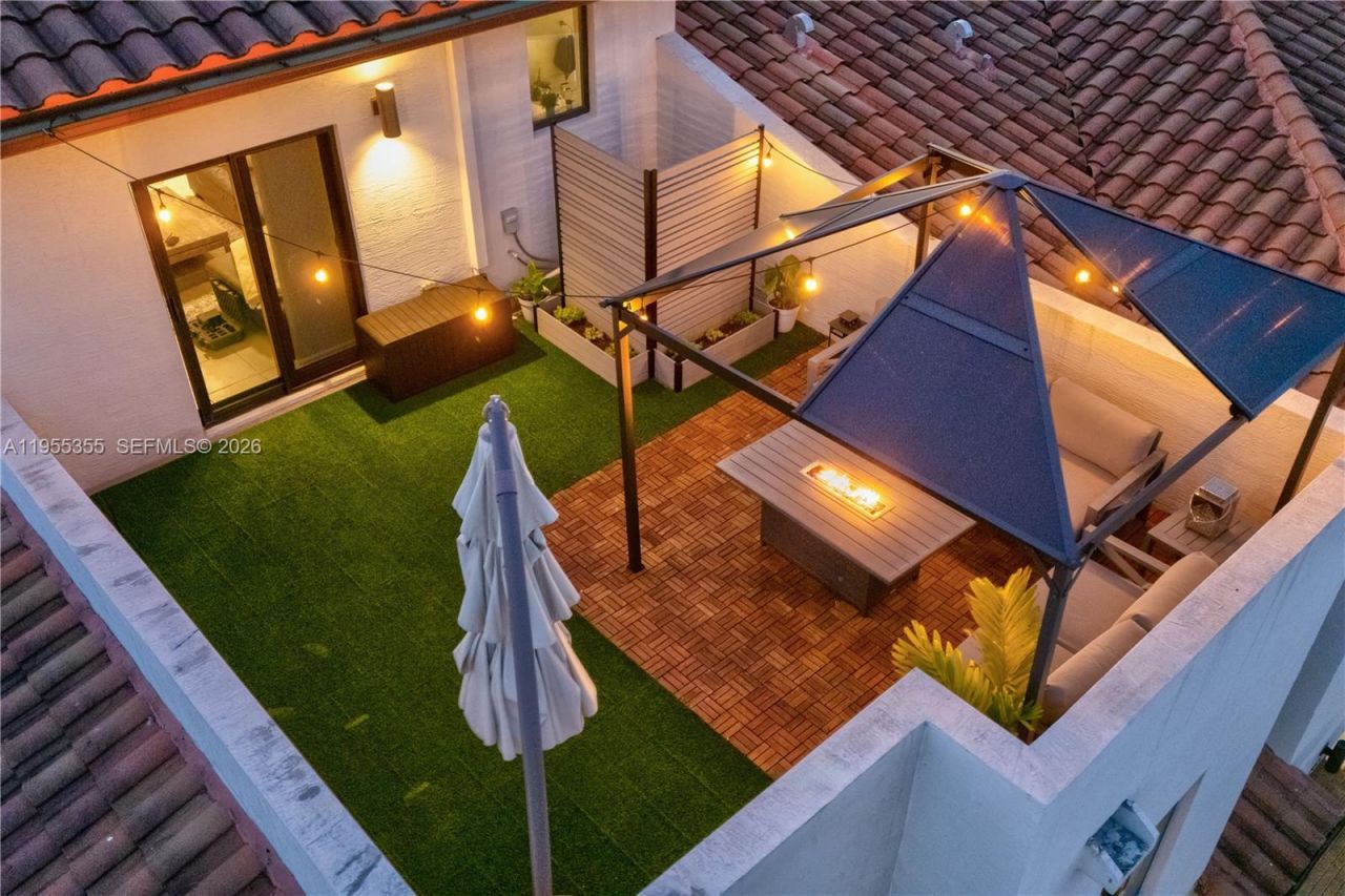 4809 NW 83rd Pkwy, Doral, FL 33166 Photo