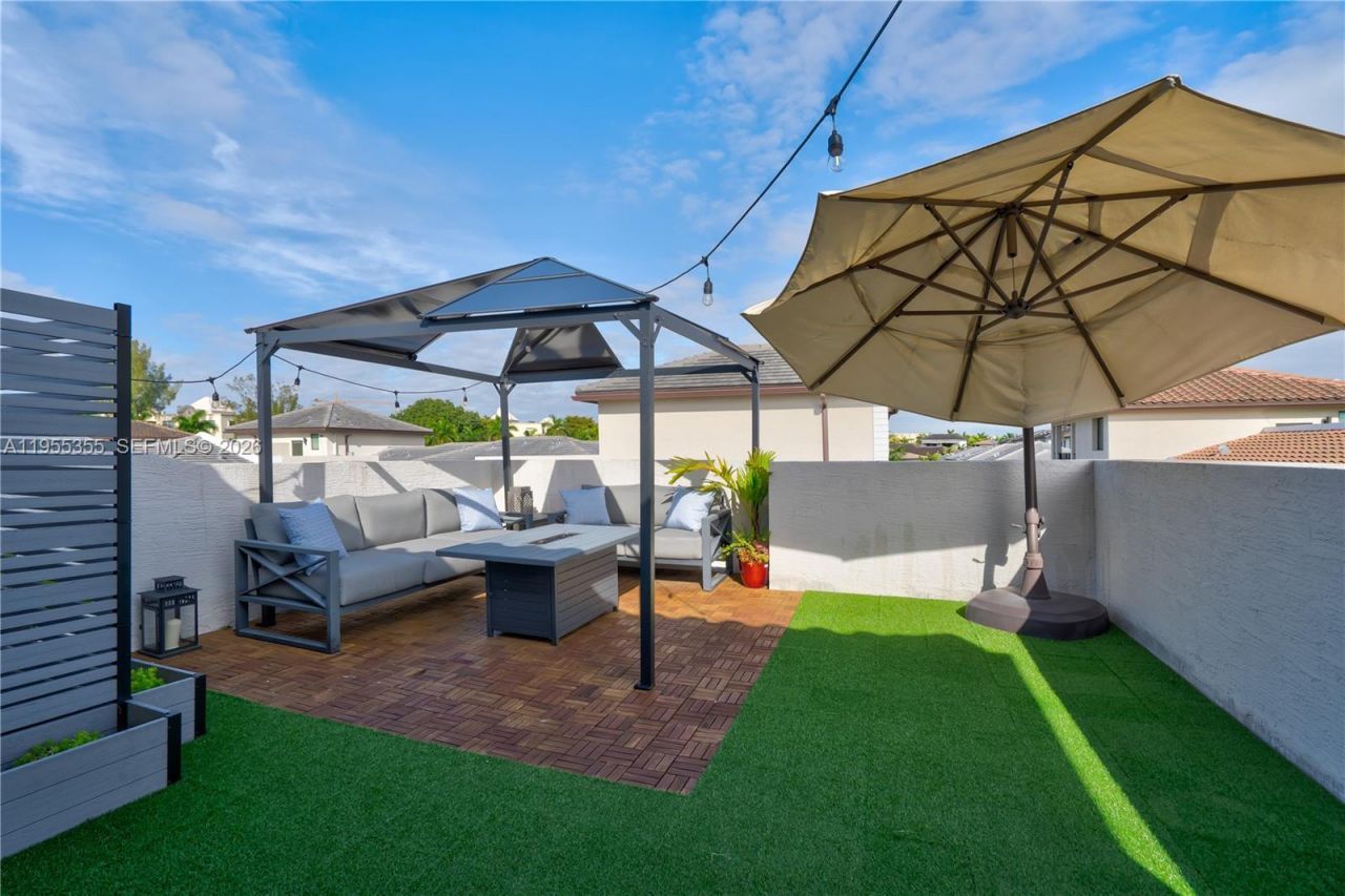 4809 NW 83rd Pkwy, Doral, FL 33166 Photo