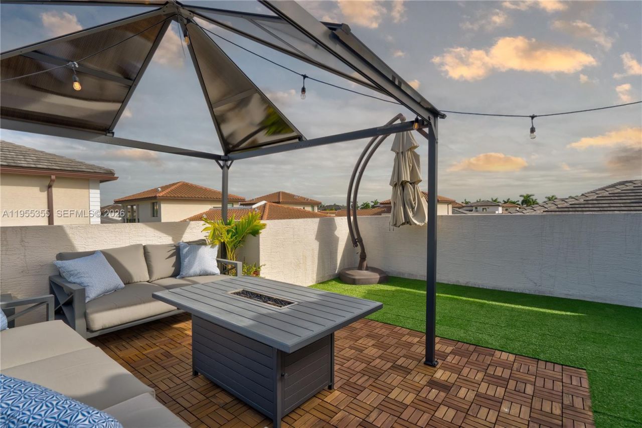 4809 NW 83rd Pkwy, Doral, FL 33166 Photo