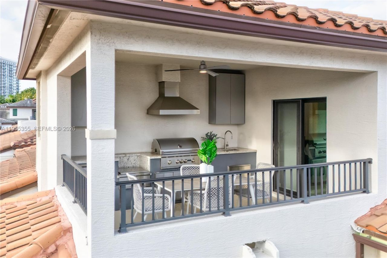 4809 NW 83rd Pkwy, Doral, FL 33166 Photo