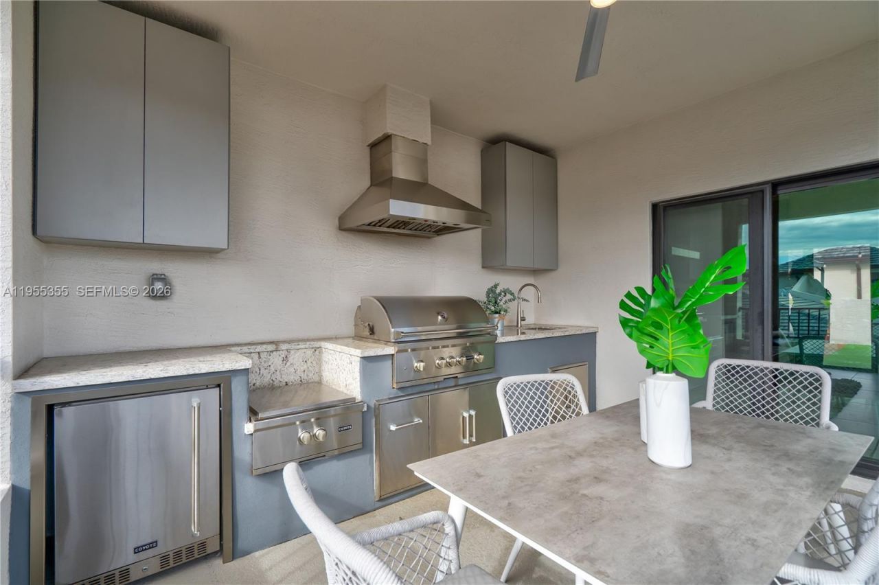 4809 NW 83rd Pkwy, Doral, FL 33166 Photo