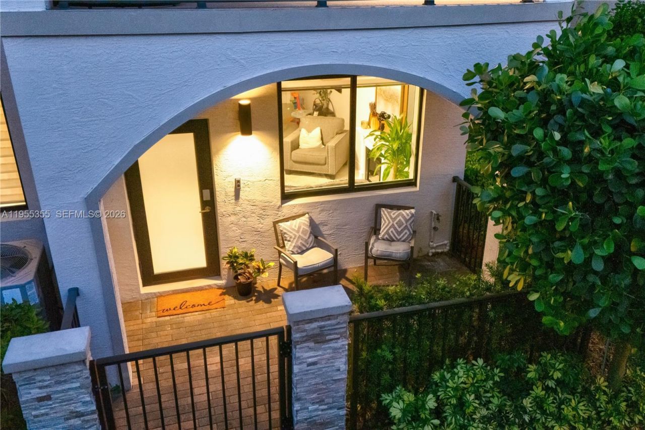 4809 NW 83rd Pkwy, Doral, FL 33166 Photo